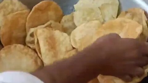 आज खाने gaya the पूरी dekho ky हुआ😱😱#viral #blogs#shortsfeed#youtubeshorts#funny #foodshorts#shorts