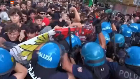 Police In Rome Reach The End Of Their Rope As This Massive Pro-Palestinian Rally Turned Violent