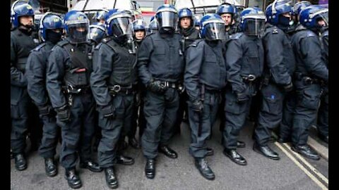 POLICE STATE - Australians Mass Protest After Churches Raided, Moms Arrested, Citizen Snitches