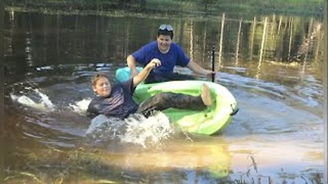 kayak battle