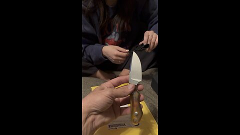 Unboxing video. First impressions of the Viper Handy knife.