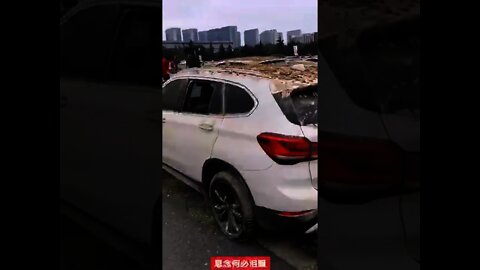 Flooded Cars Towed out of the Tunnel in Zhengzhou 郑州隧道拖出來的車