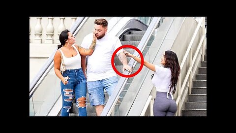 THE BEST ESCALATOR PRANKS COUPLES REACTIONS