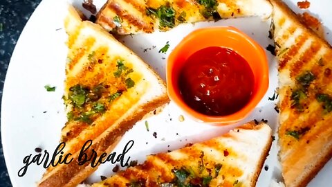 HOW TO MAKE DOMINO'S STYLE GARLIC BREAD | HOMEMADE GARLIC BREAD IN HINDI | FOOD COURT