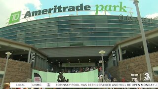 Baseball fans kick off the first weekend of the College World Series