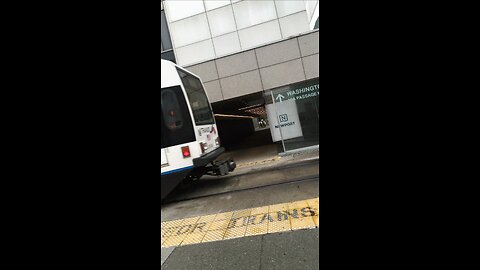 New Jersey Transit Light Rail ground crossing in Newport