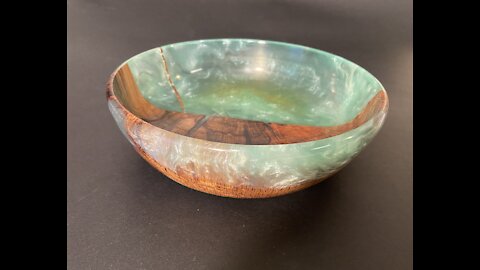 Woodturning: Green Resin oak Bowl