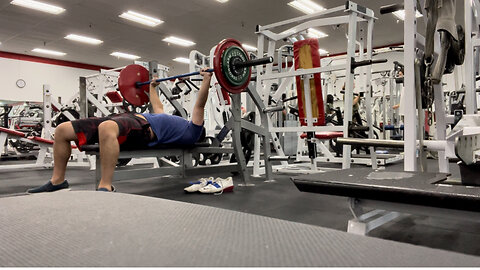 Bench Presses 92.5KG/203LBs for 5 Reps