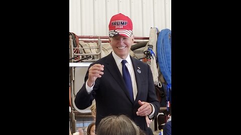 🤣 Biden Puts On MAGA Hat At Request Of "Crowd"