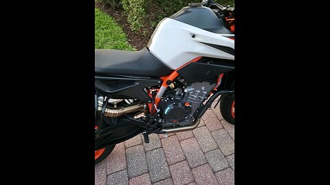 KTM890 DukeR