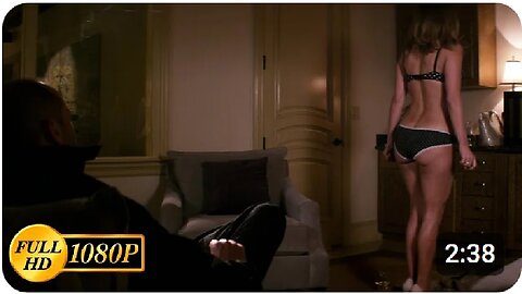 Jason Statham forced Jennifer Lopez to undress in the movie Parker (2013)