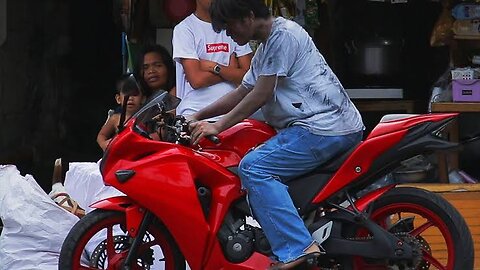 Homeless with big bike prank 😂😅