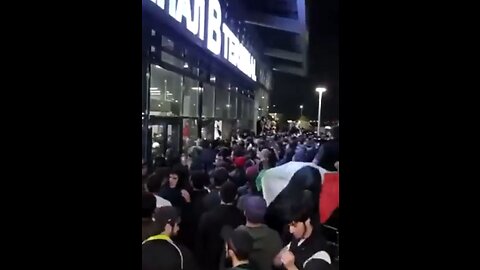 Angry Mob Storms Russian Airport Looking For Jews