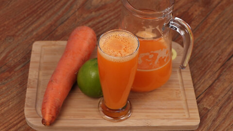 I drank a lemon and carrot 10 minutes later I was shocked by what happened! Detox juice dries belly