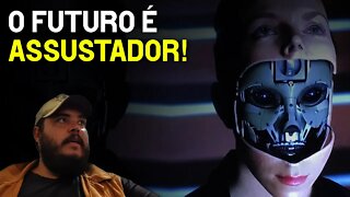 HOMEM SE CASA COM BONECA PARA EVITAR GOLPES