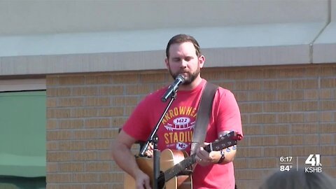 Country music singer Blane Howard stops by Pleasant Ridge Elementary