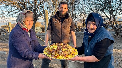 95 YEARS OLD CAUCASIAN GRANDMA COOKING BEST PILAF IN THE VILLAGE! RURAL COUNTRY LIFE FAMILY