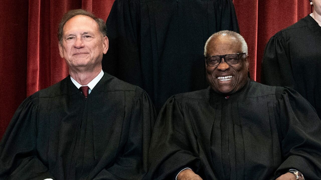 Supreme Court Justice Gives 'Double Middle Finger' To Democrats - They ...