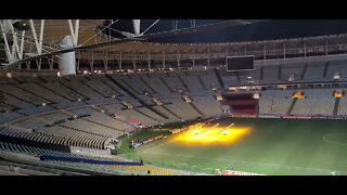 Torcida do Talleres cantando depois do jogo no Maracanã