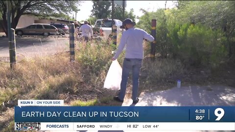 Tucson teams up to clean up on Earth Day