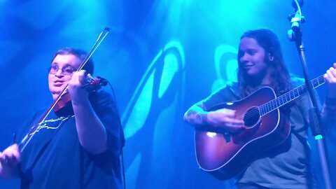 Billy Strings w/Michael Cleveland - Footprint In The Snow (Headliners Music Hall)