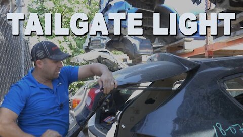 How to Remove a Tailgate Tail Light - 2006 Subaru Tribeca