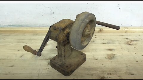 Restoration of Antique Hand Cranked Grinder