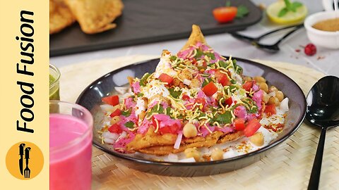 Pink Dahi Samosa chat recipe by Food Fussion.