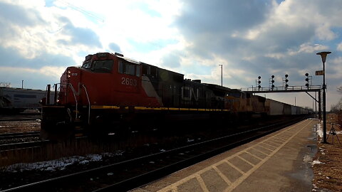 CN 2693 & UP 5122 Engines Manifest Train Eastbound In Ontario