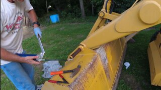 John Deere 310D Backhoe 1994 Grease Pin repair