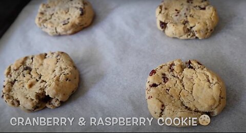 Eggless white chocolate raspberry cookies| Bakery style chewy cookies