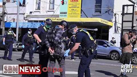 Police Pepper-Spray & Arrest Journalists in Melbourne - 3821