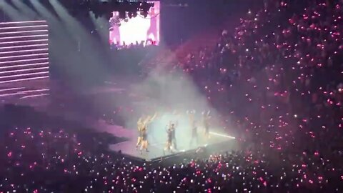 221114 BlackPink Born Pink - Lisa Solo Stage Lalisa / Money - Newark Day 1