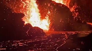 Jaw-dropping nighttime visuals of erupting volcano in Iceland