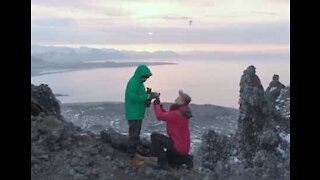 Une demande en mariage parmi les fabuleux paysages islandais