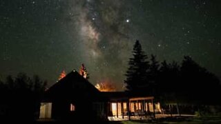 Amazing time-lapse of meteor shower