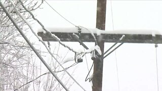 Thousands without power in Denver area as snowstorm ramps up