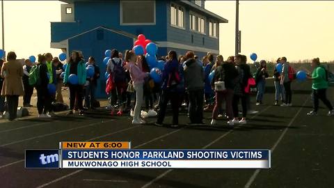 Mukwonago students honor gun violence victims