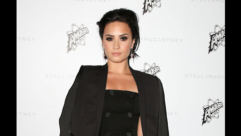 Demi Lovato slams 'harmful' editing apps