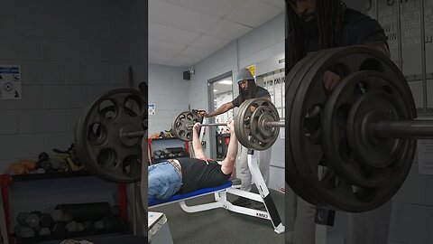 375lbs Raw Bench, Crazy old man