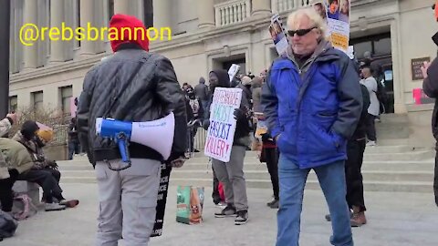 BLM PROTESTS OUTSIDE COURTHOUSE IN KENOSHA