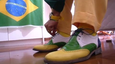 Brazilian soccer fan wears team colors for 20 years