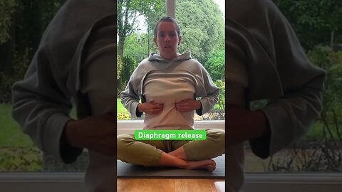 Quick diaphragm release to help you breathe #breath #breathingexercises #breathwork #mindfulness