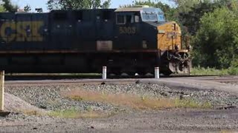 CSX V123 Empty Grain Train in Fostoria, Ohio September 26, 2021