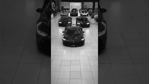 Divo VS Chiron! Black Beauties 😎#Livesty #ytshorts #youtubeshorts #Luxurycar#viral2022 #trending2022