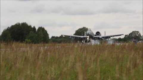 U.S. Attack Aircraft Land on Estonian Highway