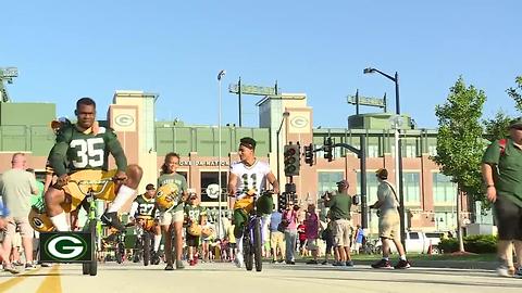 Heartwarming bike ride tradition at Packers training camp continues