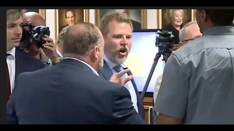 Sandy Hook Lawyer Confronts Alex Jones "You're Not Doing This" | Alex Jones Trial 8/2/22