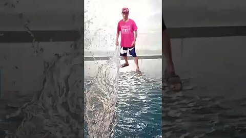 Splash / ano kaya kung makakalakad tayo sa tubig