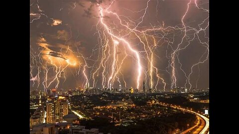 Top 10 Dangerous Lightning Strikes Thunder recorded on Camera (HIGH VOLTAGE!!)